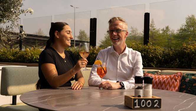 Drankjes terras Van der Valk Gorinchem